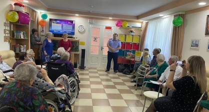 В Левокумском округе сотрудник СКР навестил пожилых людей, проживающих в доме-интернате